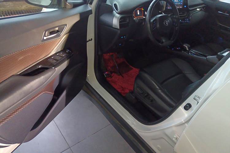 Toyota C-HR EV 2020 #16 Toyota C-HR EV 2020 car image #16