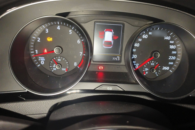 Volkswagen Passat Variant 2018 immagine di auto #16