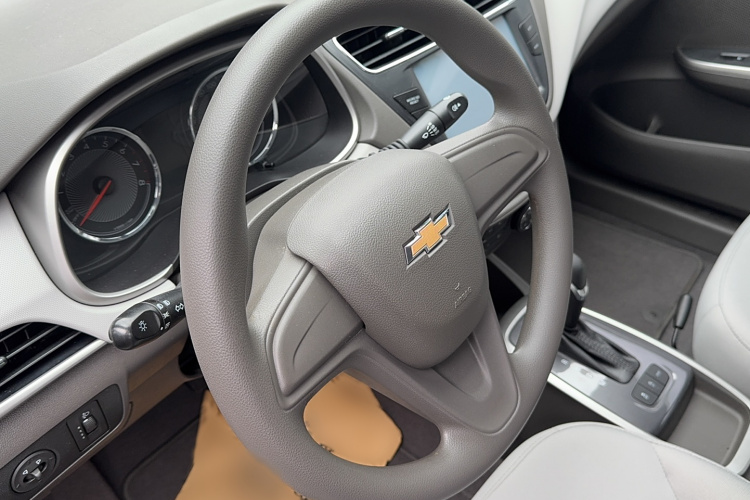 Chevrolet Lova 2016 immagine di auto #16