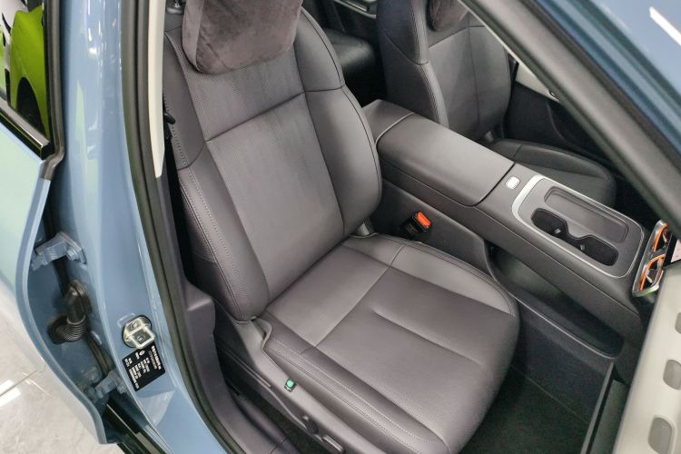 零跑汽车 零跑B01 2025 汽车图片 #16