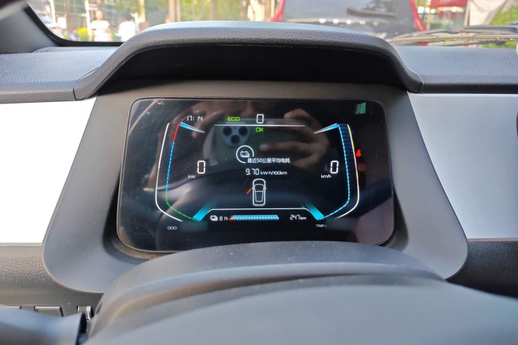 BYD e1 2020 car image #16