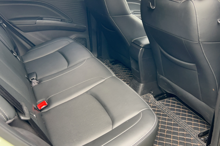 哪吒汽车 哪吒AYA 2023 汽车图片 #16