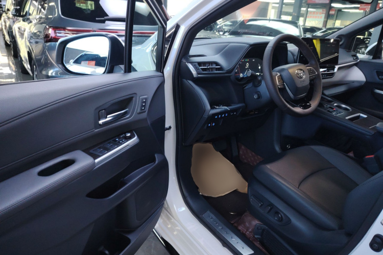 Toyota Granvia 2023 #16 Toyota Granvia 2023 immagine di auto #16