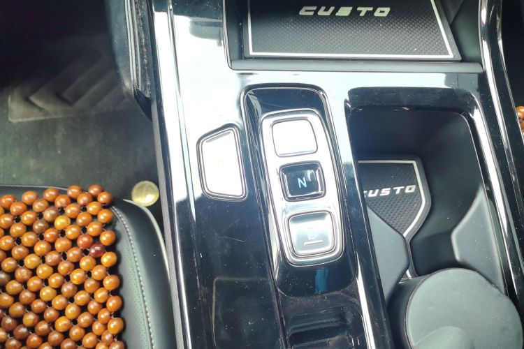 Hyundai Custo 2022 car image #16