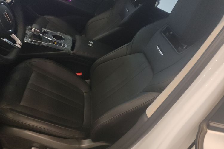 HongQi HS3 2024 #16 HongQi HS3 2024 car image #16