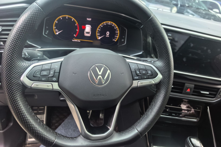 Volkswagen Tayron X 2022 car image #16