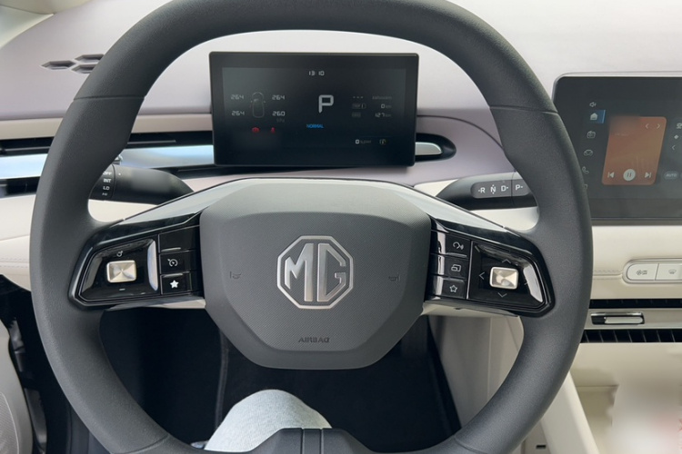 MG 4 EV 2025 car image #16