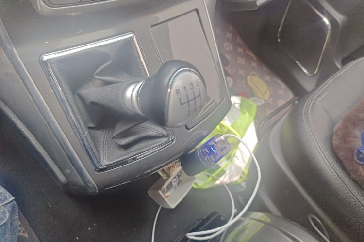 Forthing CM7 2015 imagem de carro #16