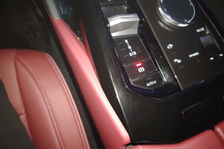 BMW i5 M60 2024 car image #16