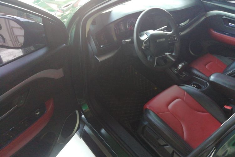 Haval H2s 2018 #16 Haval H2s 2018 car image #16