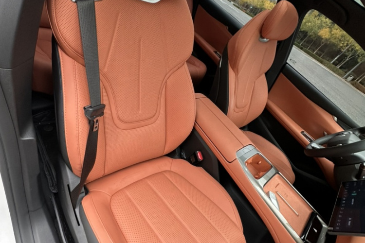 Deepal L07 2024 car image #16