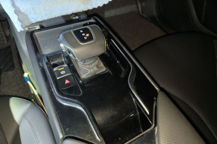 HongQi E-QM5 2023 #16 HongQi E-QM5 2023 car image #16