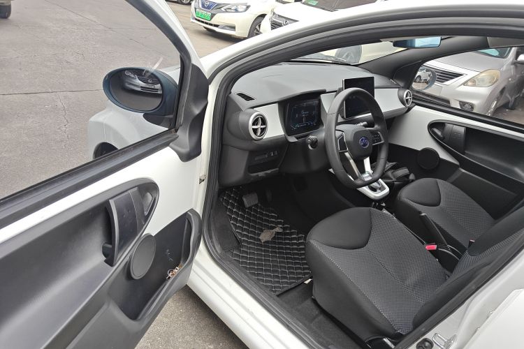 BYD e1 2019 car image #16