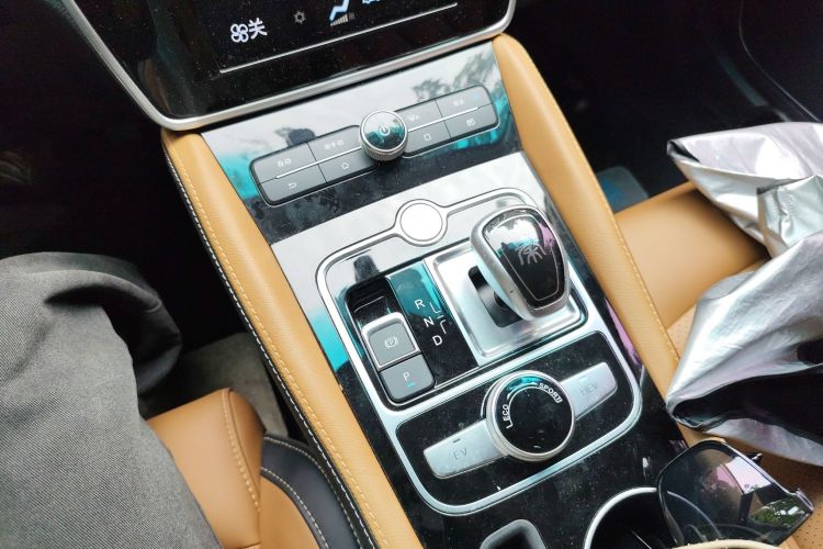 BYD Qin New Energy 2018 car image #16