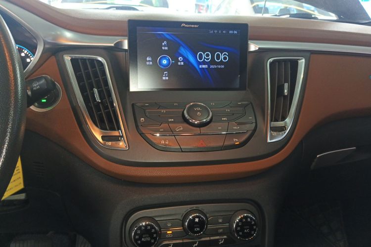 Soueast DX7 2016 #16 Soueast DX7 2016 car image #16