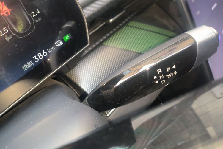 哪吒汽车 哪吒GT 2024 汽车图片 #16