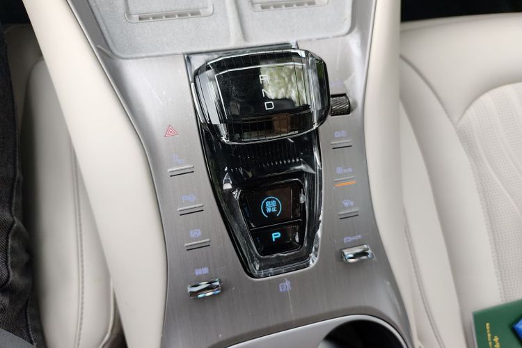 Denza N7 2024 car image #16