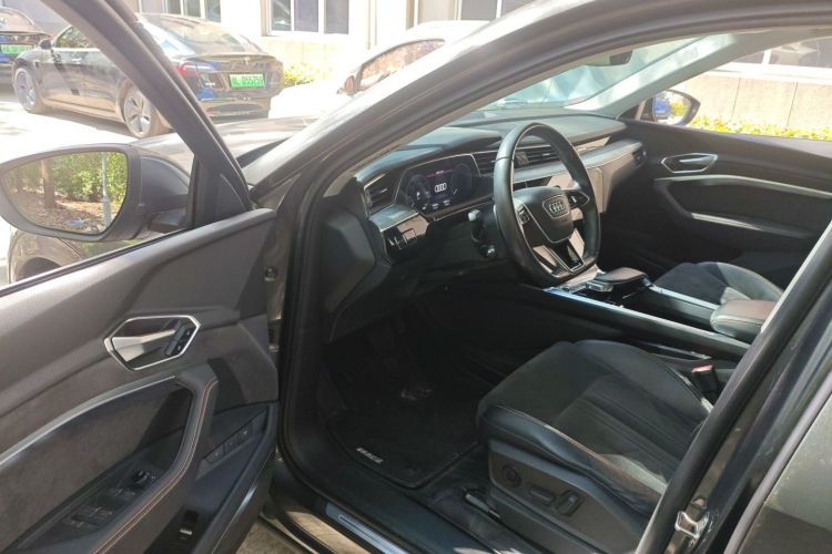 Audi e-tron 2022 imagen de coche #16