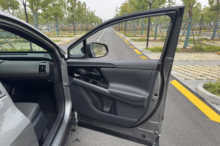 Toyota Bozhi 4X 2024 #16 Toyota Bozhi 4X 2024 car image #16