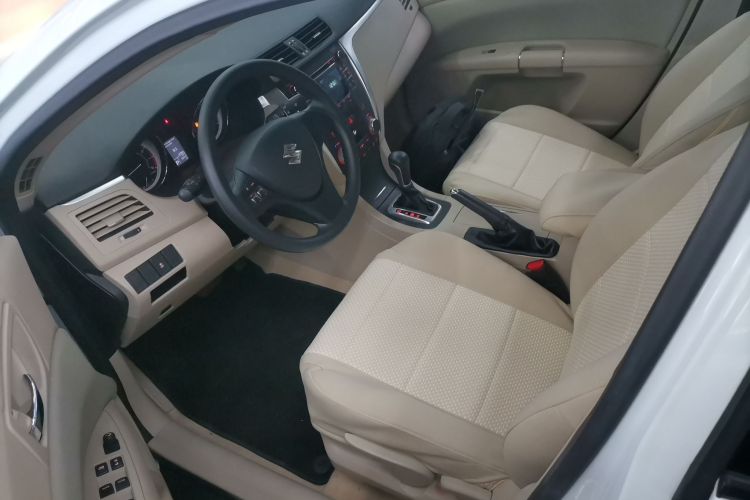 Suzuki Kizashi 2016 изображение автомобиля #16