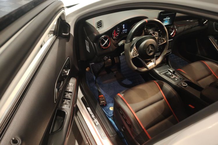 Mercedes-Benz GLA AMG 2017 car image #16