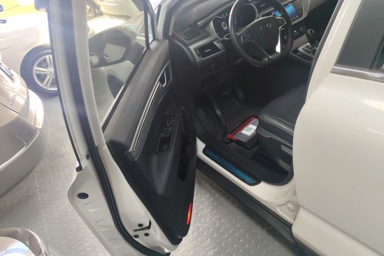 GEELY Emgrand GSe 2019 car image #16