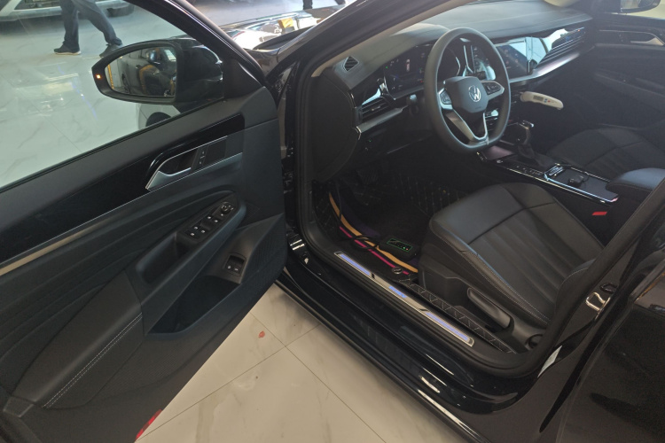 Volkswagen Passat New Energy 2025 #16 Volkswagen Passat New Energy 2025 car image #16