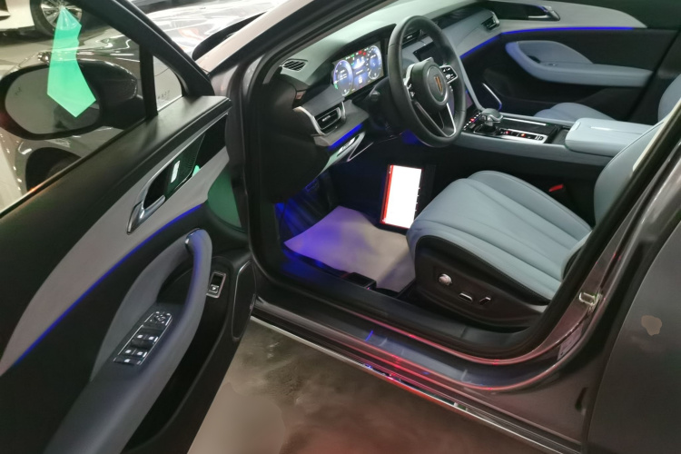 HongQi H5 PHEV 2025 #16 HongQi H5 PHEV 2025 immagine di auto #16