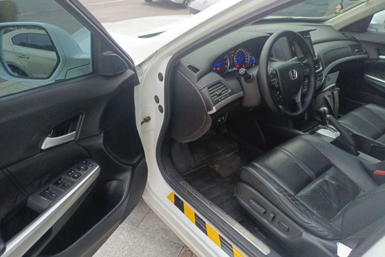 Honda CROSSTOUR 2016 immagine di auto #16