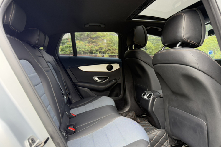 Mercedes-Benz EQC Class 2022 car image #16