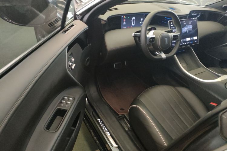 Avatr 11 2022 car image #16