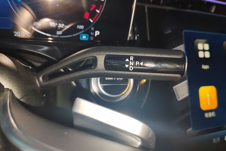 Mercedes-Benz E Class New Energy 2025 immagine di auto #16