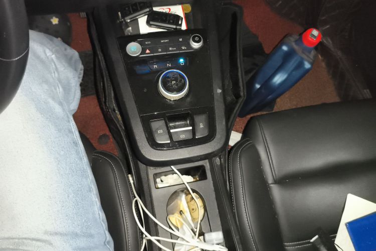 BYD e3 2020 immagine di auto #16