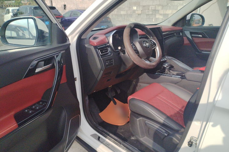 T5 2019 car image #16