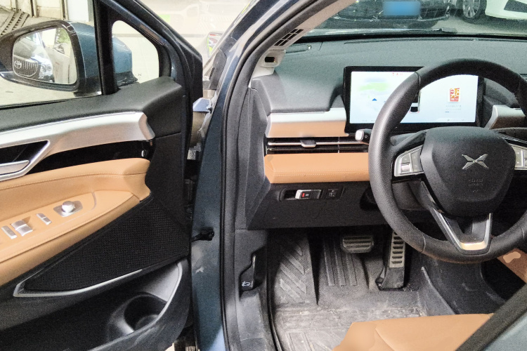 Xpeng P5 2023 #16 Xpeng P5 2023 car image #16