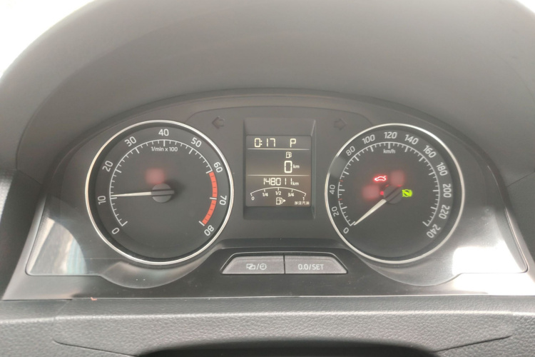 Skoda Rapid Spaceback 2016 car image #16