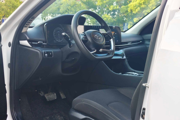 Hyundai Mistra New Energy 2023 #16 Hyundai Mistra New Energy 2023 car image #16