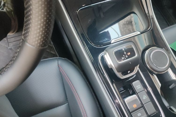 Forthing T5 EVO 2020 #16 Forthing T5 EVO 2020 immagine di auto #16