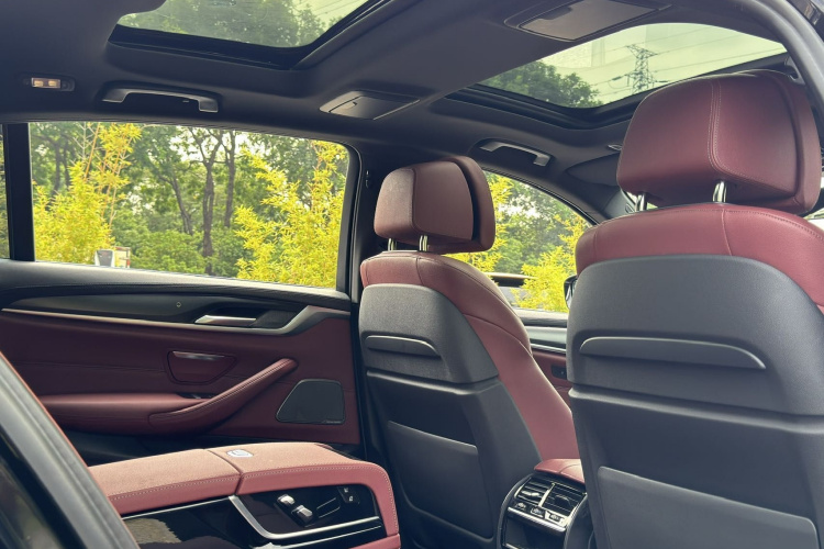 BMW M5 New Energy 2021 #16 BMW M5 New Energy 2021 car image #16