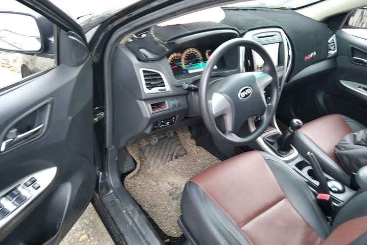 BYD F3 2017 car image #16