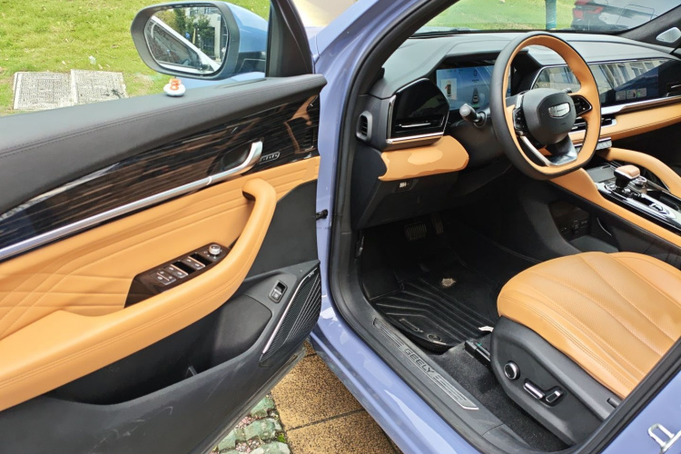 GEELY Monjaro EREV 2022 car image #16