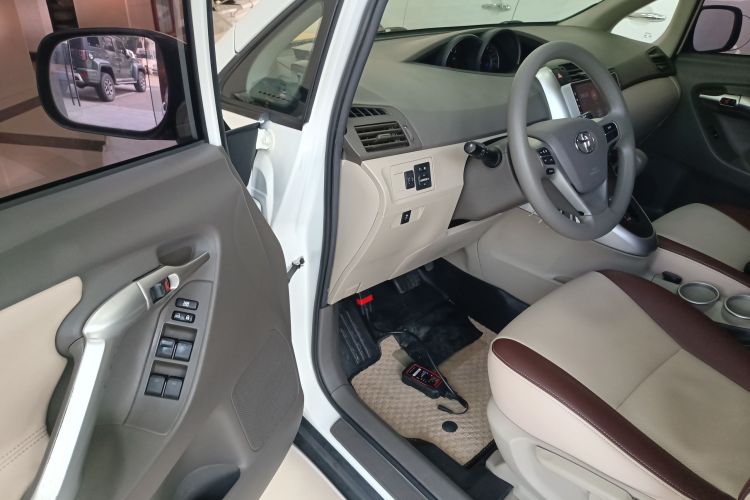 Toyota Verso 2016 car image #16