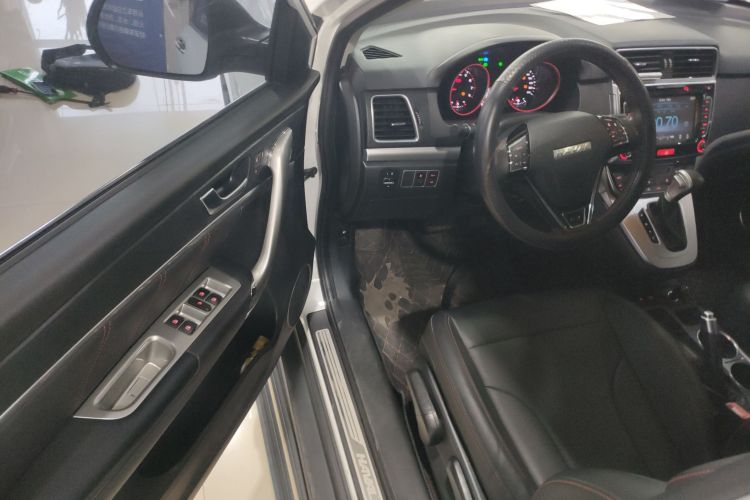 Haval M6 2018 car image #16