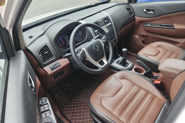 Forthing SX6 2016 car image #16