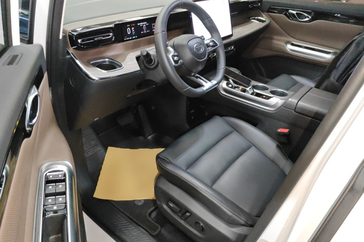 GAC Trumpchi E8 2024 #16 GAC Trumpchi E8 2024 car image #16