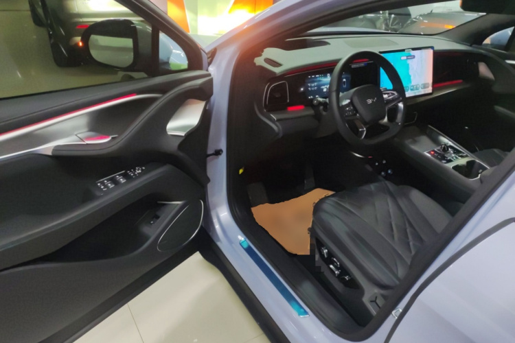 BYD Sea Lion 07 EV 2024 car image #16