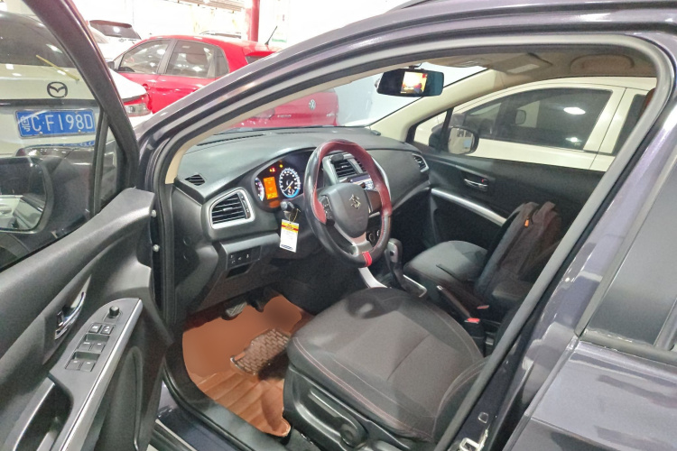 Suzuki S-Cross 2016 immagine di auto #16