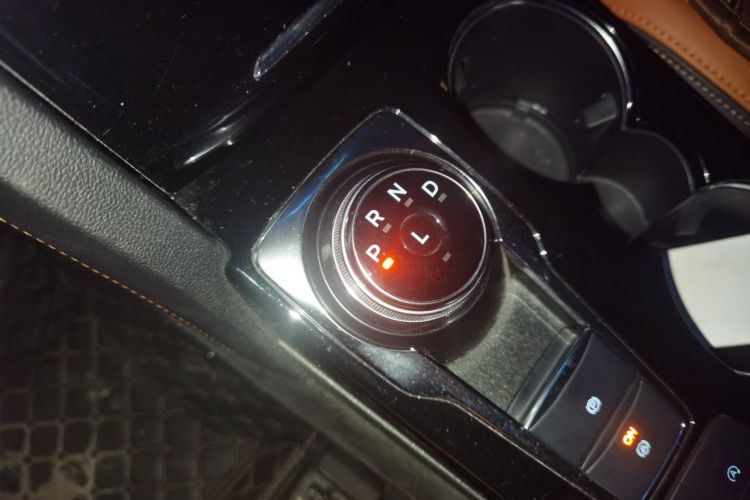 Ford Escape 2022 immagine di auto #16