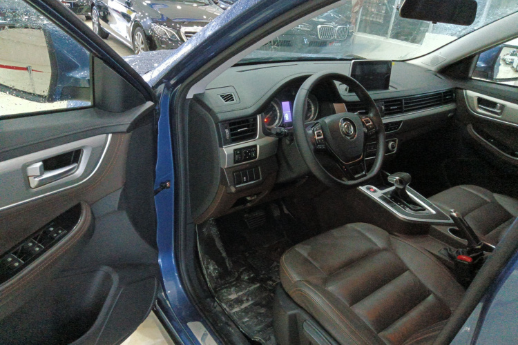 Forthing JOYEAR X5 2019 car image #16