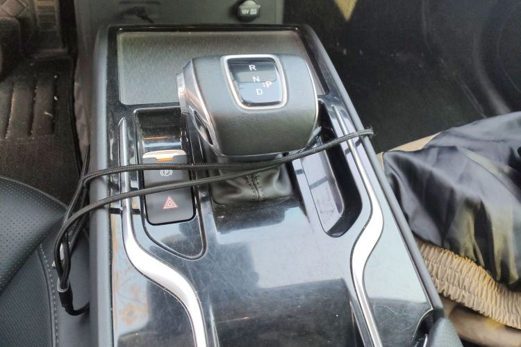 HongQi E-QM5 2023 immagine di auto #16